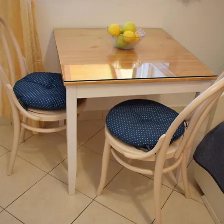 Lina Vrankovic Hvar Town