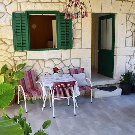 Apartment Lina Vrankovic *