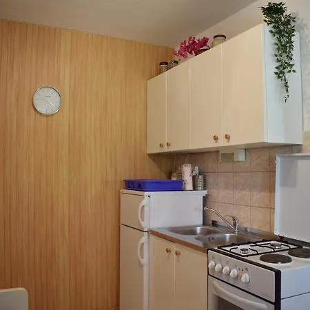 Lina Vrankovic Hvar Town