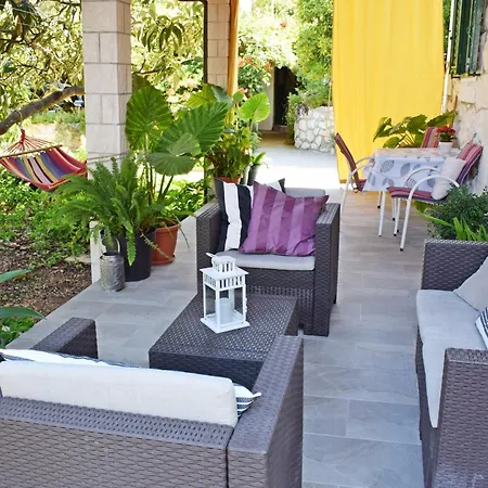 Lina Vrankovic * Hvar Town