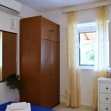 Lina Vrankovic Апартаменты Хвар