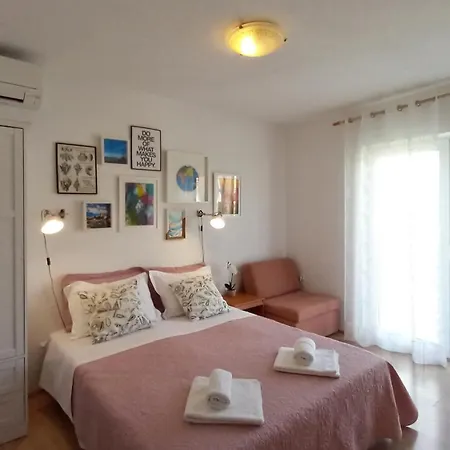 Lina Vrankovic * Hvar Town