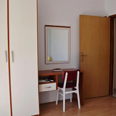 Lina Vrankovic * Hvar Town