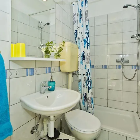 Lina Vrankovic Hvar Town