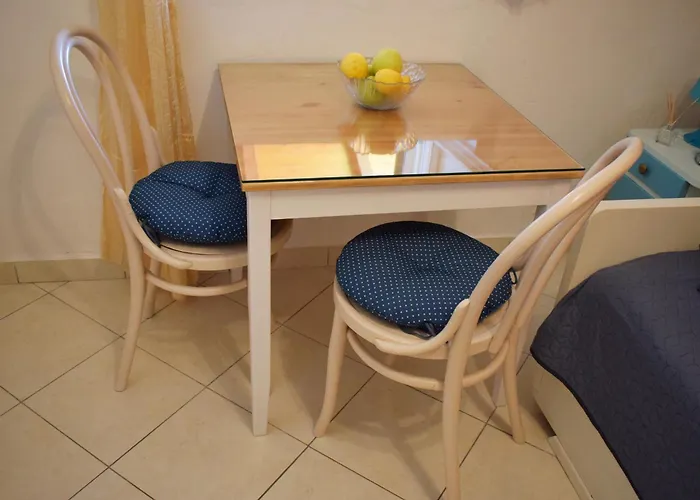 Lina Vrankovic Hvar Town