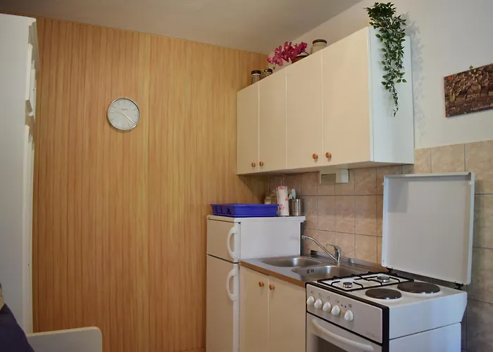 Lina Vrankovic Hvar Town