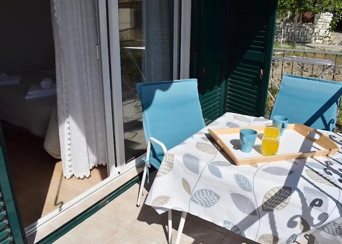 Lina Vrankovic Hvar Town