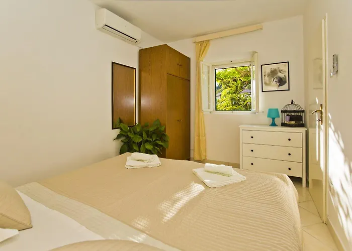 Lina Vrankovic * Hvar Town